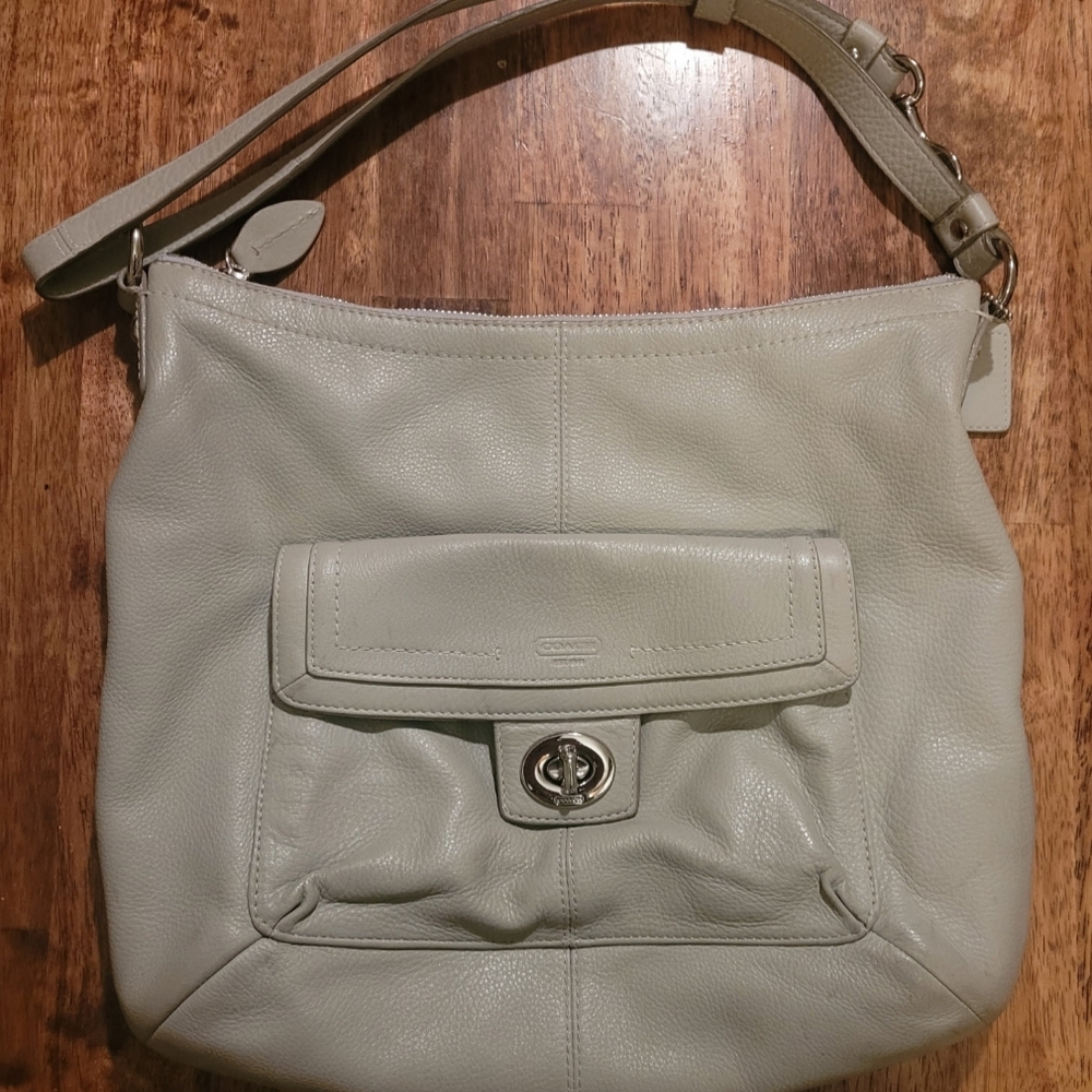 Elegant Coach Grey Leather Shoulder Bag With Silver Hardware